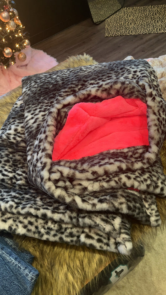 Black leopard hot pink inside