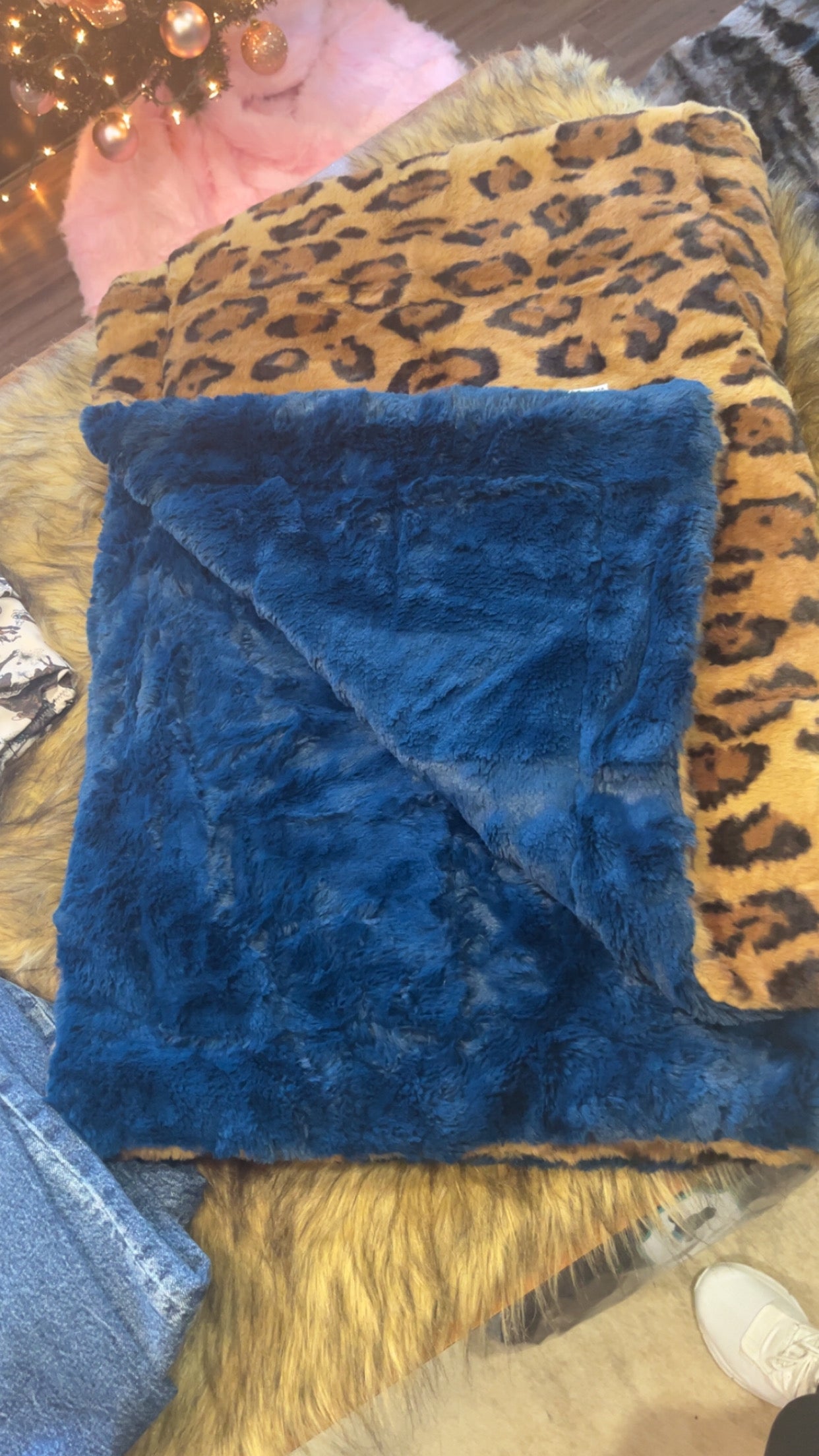 Leopard blue inside (travel size)