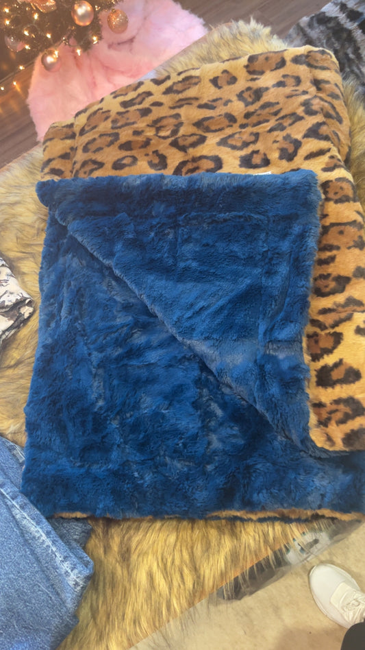 Leopard blue inside (travel size)